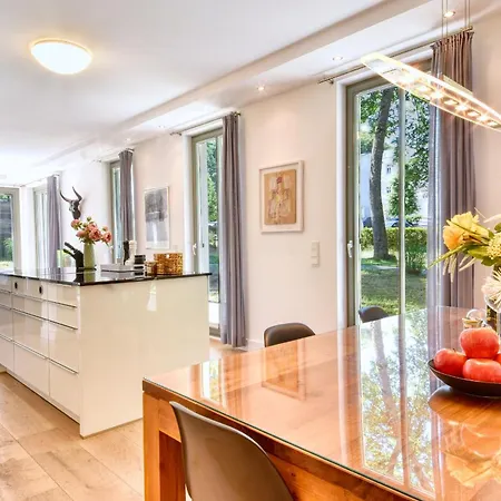 Baltic Lounge In Der Amalie * Binz